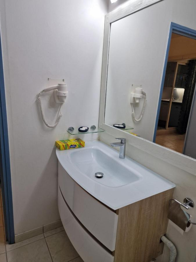 Appartement Spacieux Vue Sur Mer La Trinite Ngoại thất bức ảnh